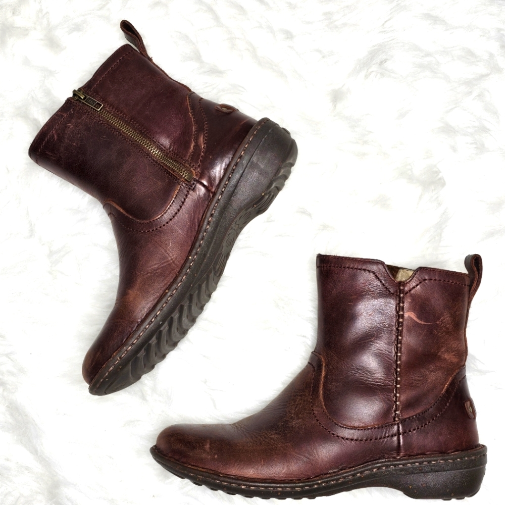 UGG Neevah Brown Leather Shearling Lined Ankle Boots